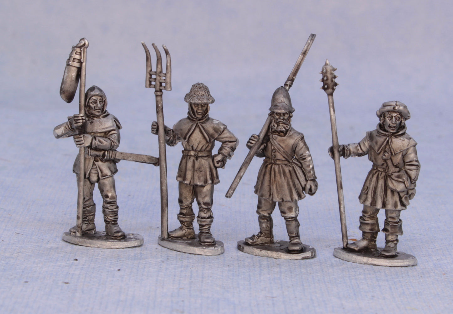 REN 40. German Peasants – standing
